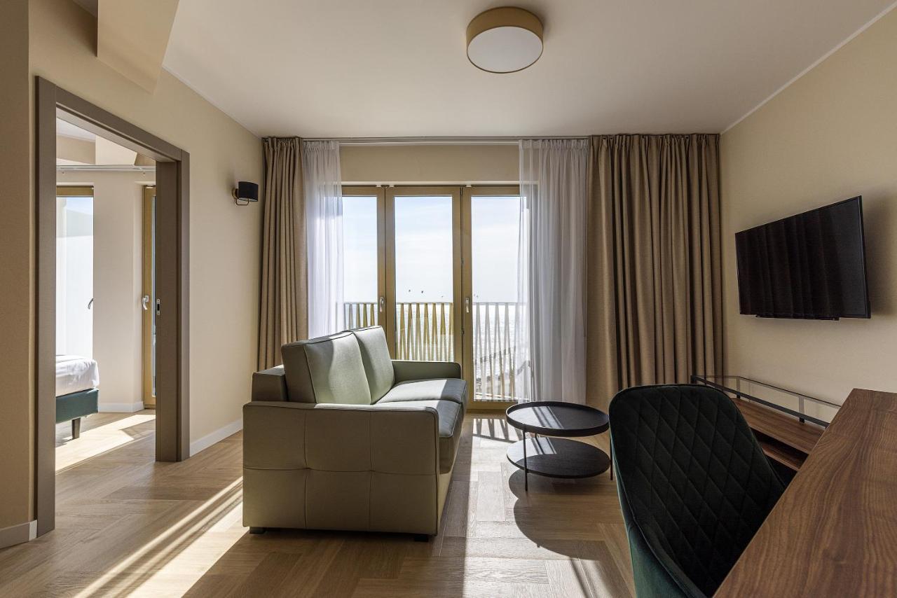 Hotel Meridian Chałupy エクステリア 写真