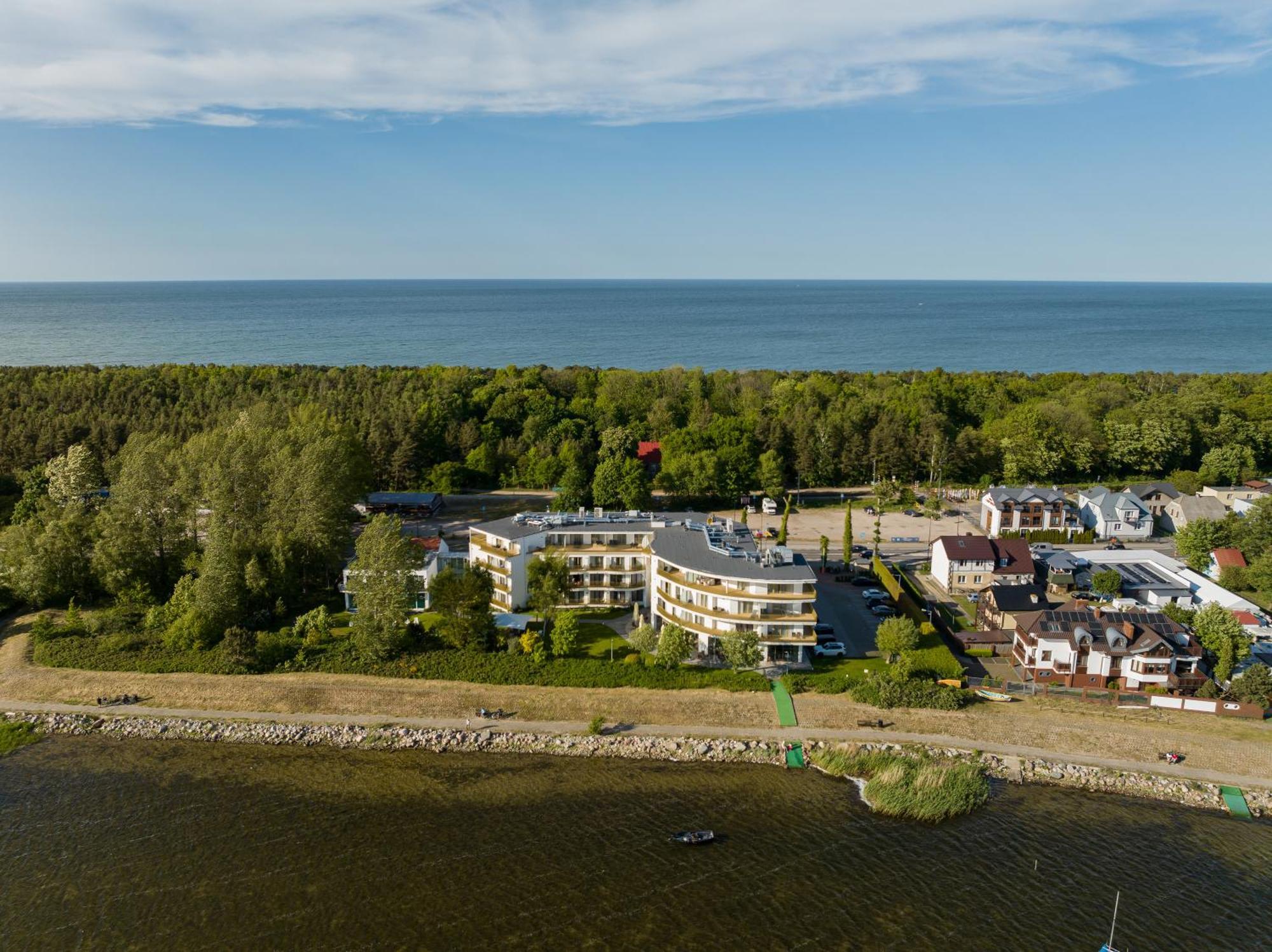 Hotel Meridian Chałupy エクステリア 写真